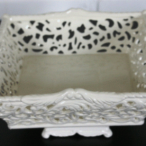 Porcelæn fad på fod Crown