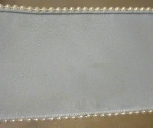 Velour bånd - Lyseblå m/perlekant 7.5 c