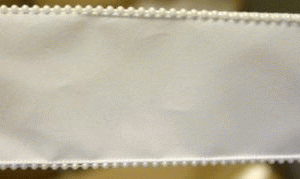 Velour bånd - Hvid m/perlekant 7.5 cm