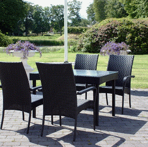 Havebord i sort flet 120x80cm