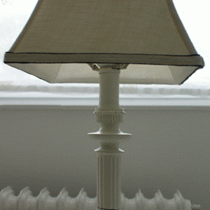 Lampe 45cm hvid m.firkant hør skærm