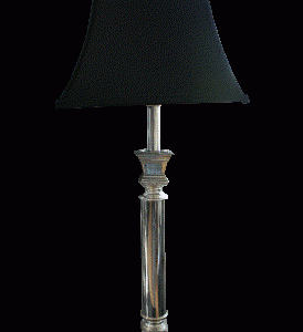 Lampe sølv firkantet fod 68 creme skærm
